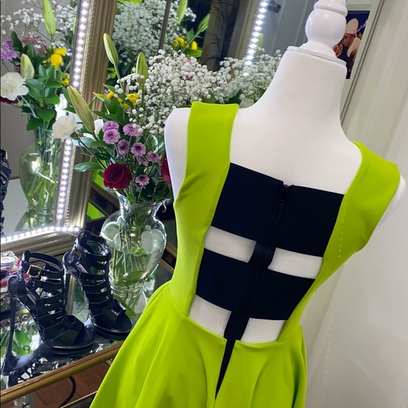 Dress - Picture 9 of 11